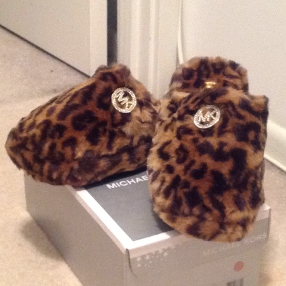 michael kors house slippers